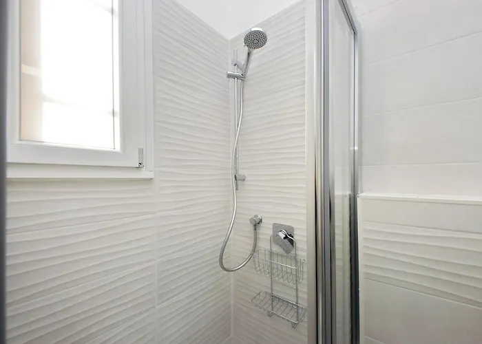 Ych-luminoso Per 8 Pax Apartament *